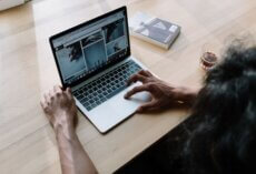 Optimisation des images e-commerce : au-delà des attributs Alt, l&rsquo;impact sur le search visuel